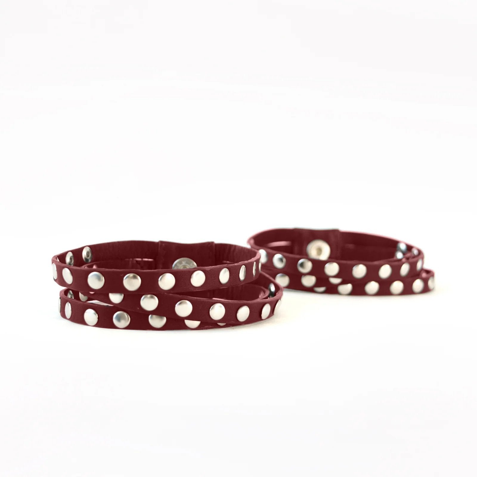 Studs Burgundy - Camia