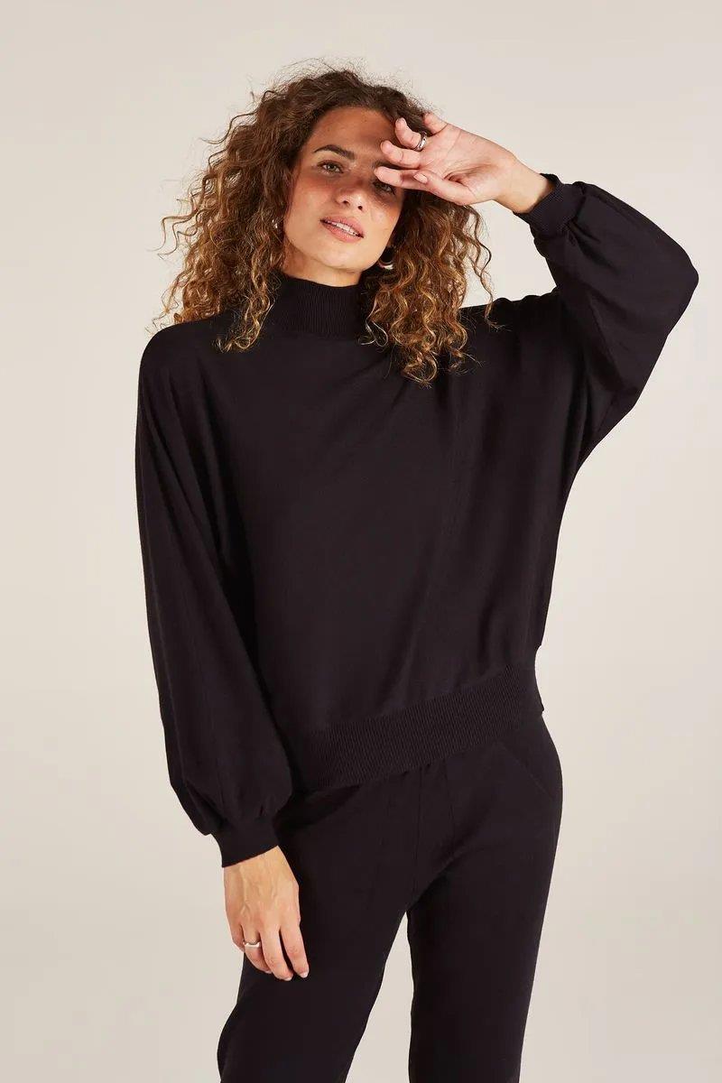 Rebeca Collar Tricot Sweatshirt - Yogini – Be We