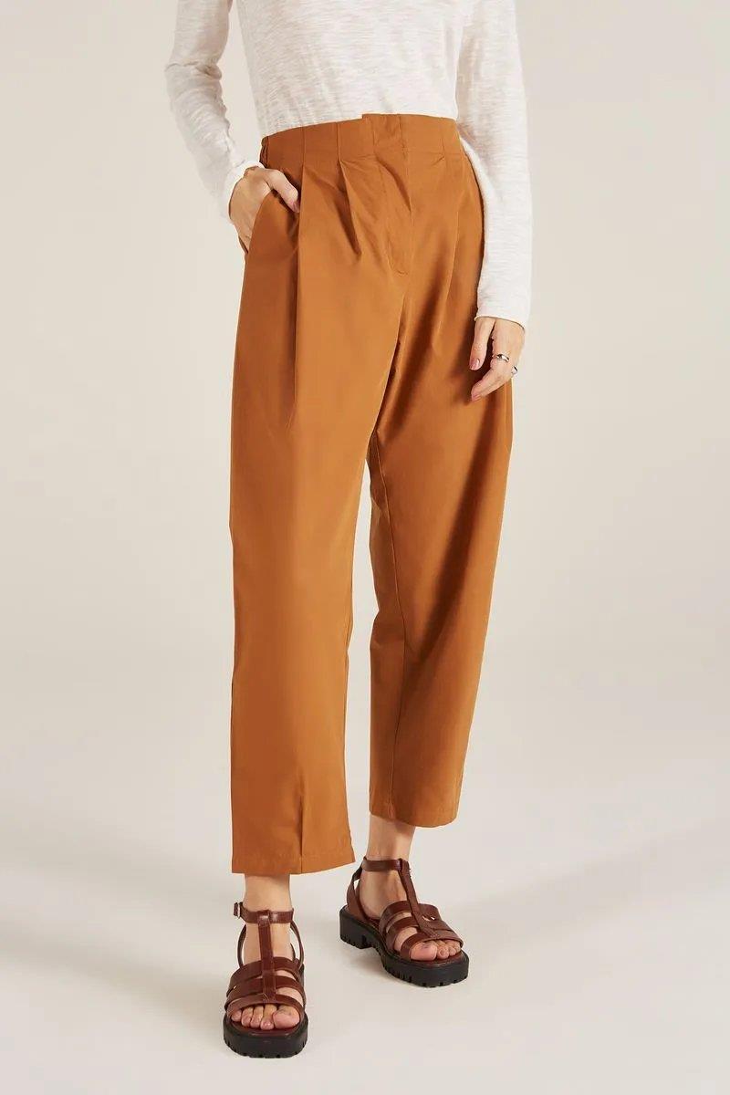 Lina Cotton Carrot Pants Brown - Yogini