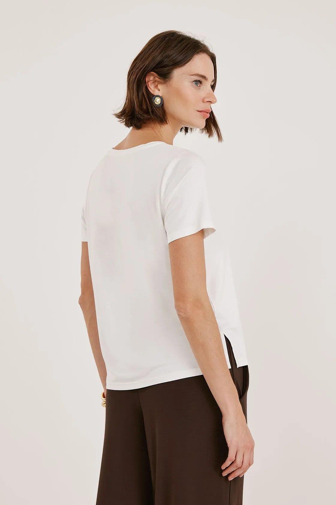 Beth Slim V-neck Blouse - Yogini