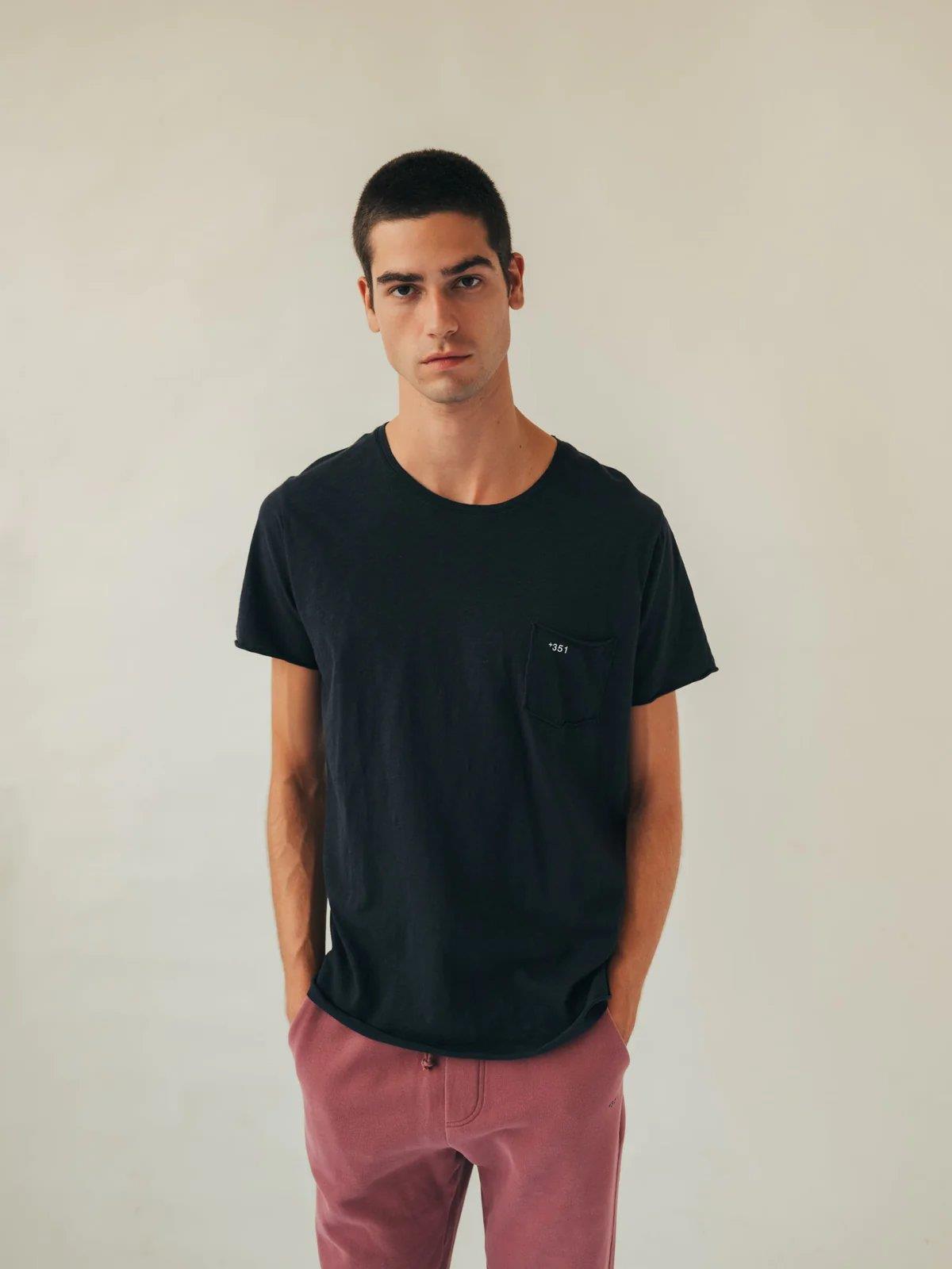Essential Unisex T-Shirt - +351
