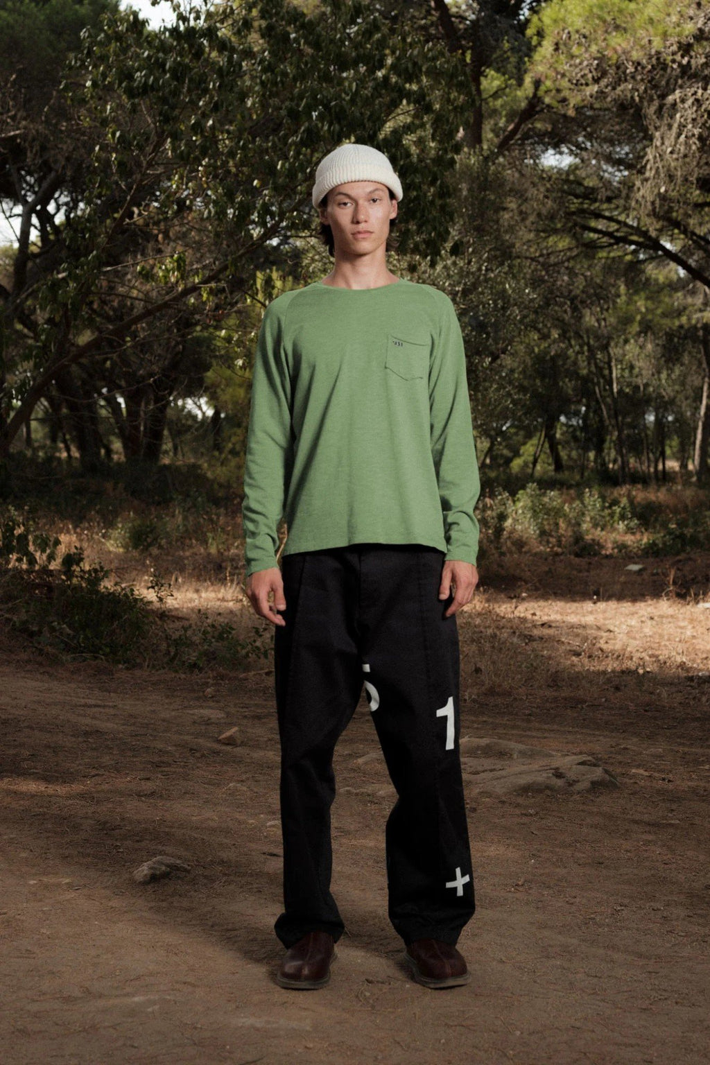 Essential Unisex Long-sleeved T-Shirt