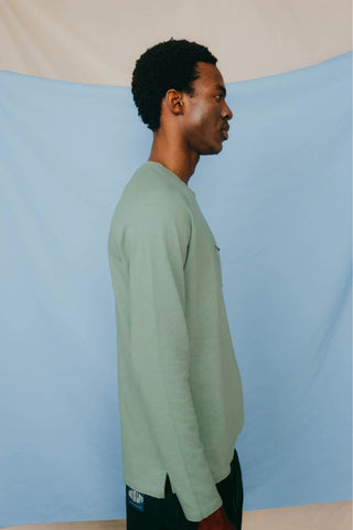 Essential Unisex Long-sleeved T-Shirt
