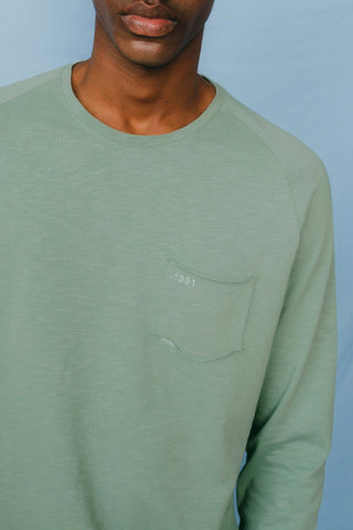 Essential Unisex Long-sleeved T-Shirt