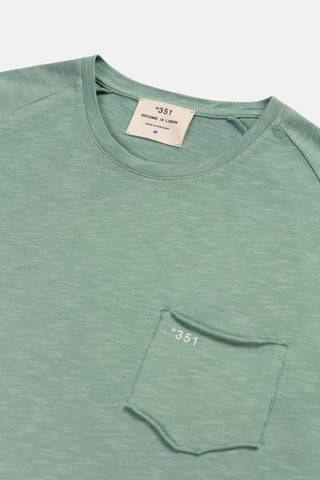 Essential Unisex Long-sleeved T-Shirt