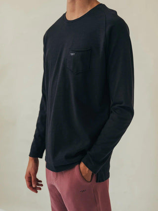 Essential Unisex Long-sleeved T-Shirt