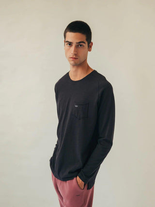 Essential Unisex Long-sleeved T-Shirt