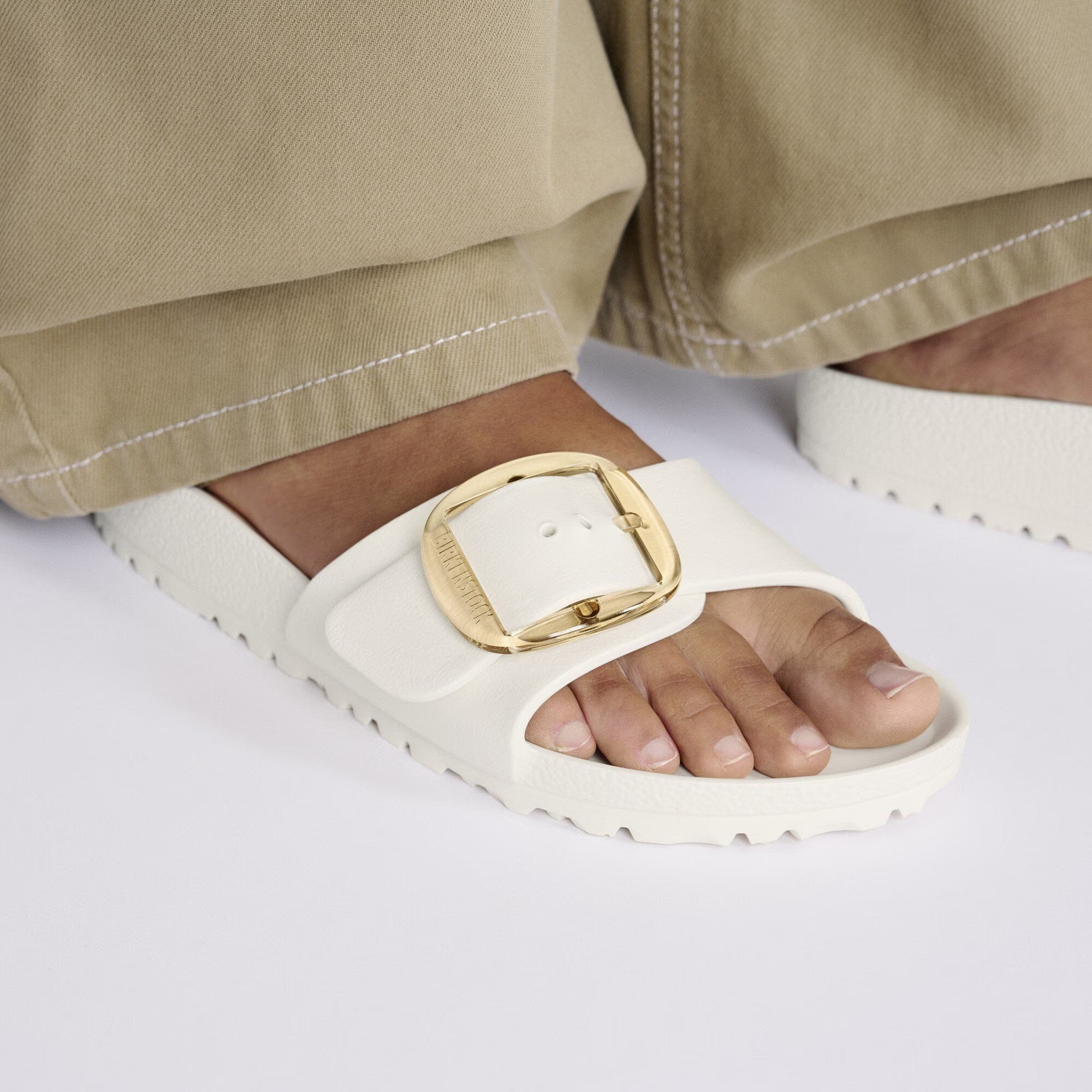 Madrid Big Buckle EVA Eggshell