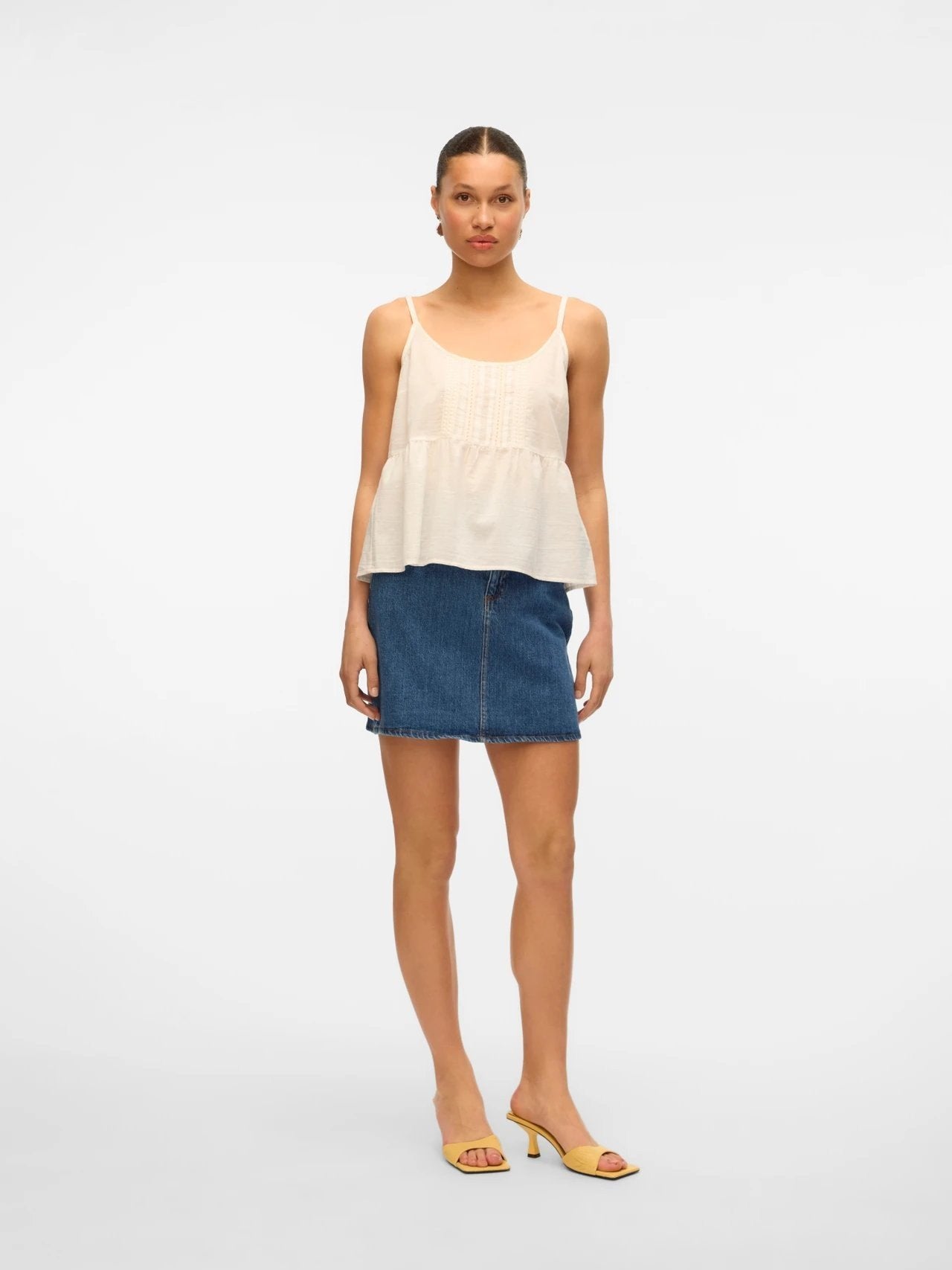 Pretty Sleeveless Top - Vero Moda