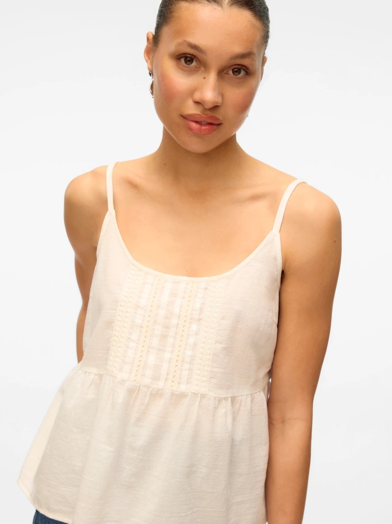 Pretty Sleeveless Top - Vero Moda