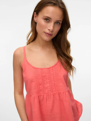 Pretty Sleeveless Top - Vero Moda