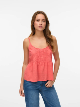 Pretty Sleeveless Top - Vero Moda