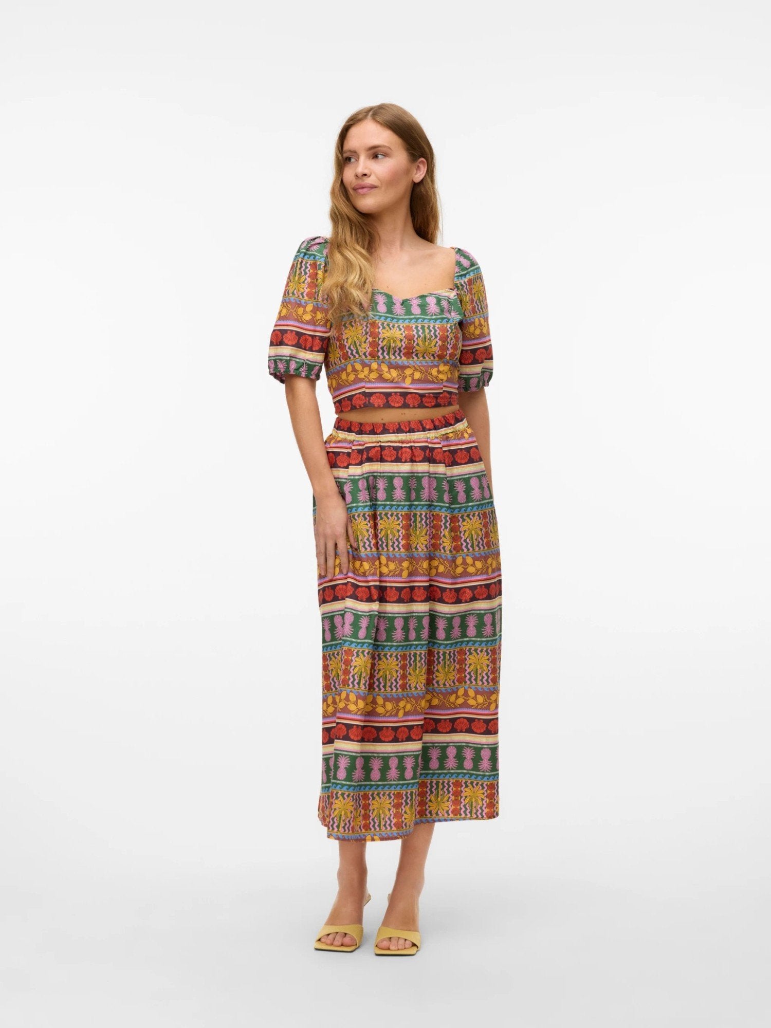 Truely Tropical Cropped Balloon Sleeve Blouse - Vero Moda