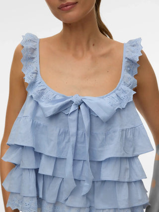 Gestuftes Rüschenoberteil mit Broderie-Anglaise-Besatz