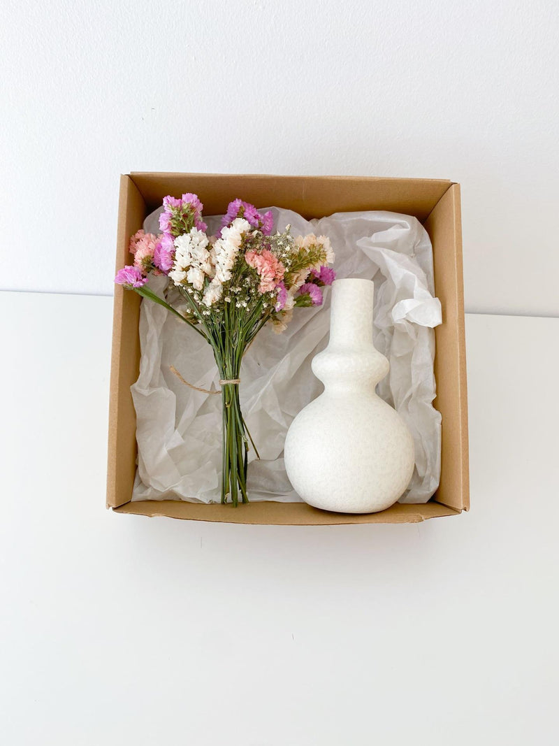White Vase With Flowers Box - Aqui Há Peça