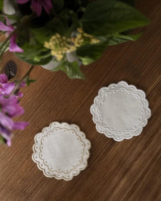 Dots in Beige Base cup/bread