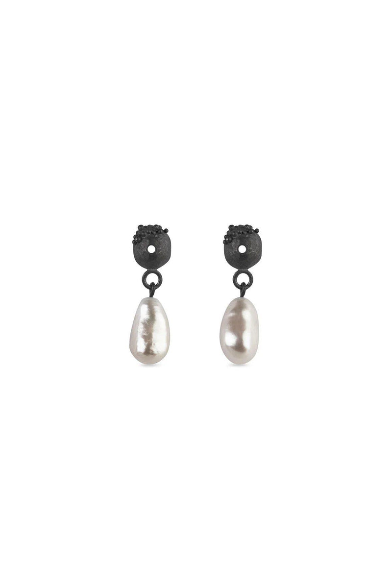 Lorena Oxidized Silver Earring with Pearl - Inês Telles