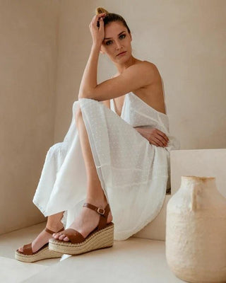 Arambol Leather Low Wedge Sandals in Cuero - Popa