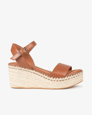 Arambol Leather Low Wedge Sandals in Cuero - Popa