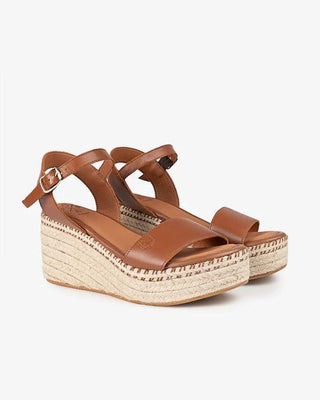 Arambol Leather Low Wedge Sandals in Cuero - Popa