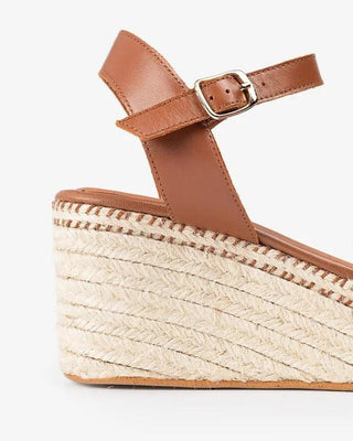 Arambol Leather Low Wedge Sandals in Cuero - Popa