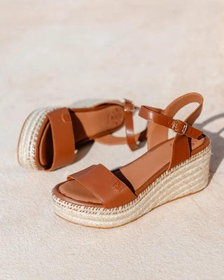 Arambol Leather Low Wedge Sandals in Cuero - Popa