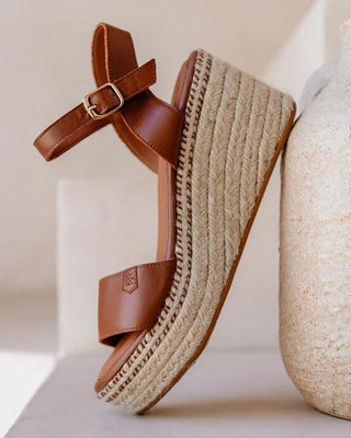 Arambol Leather Low Wedge Sandals in Cuero - Popa