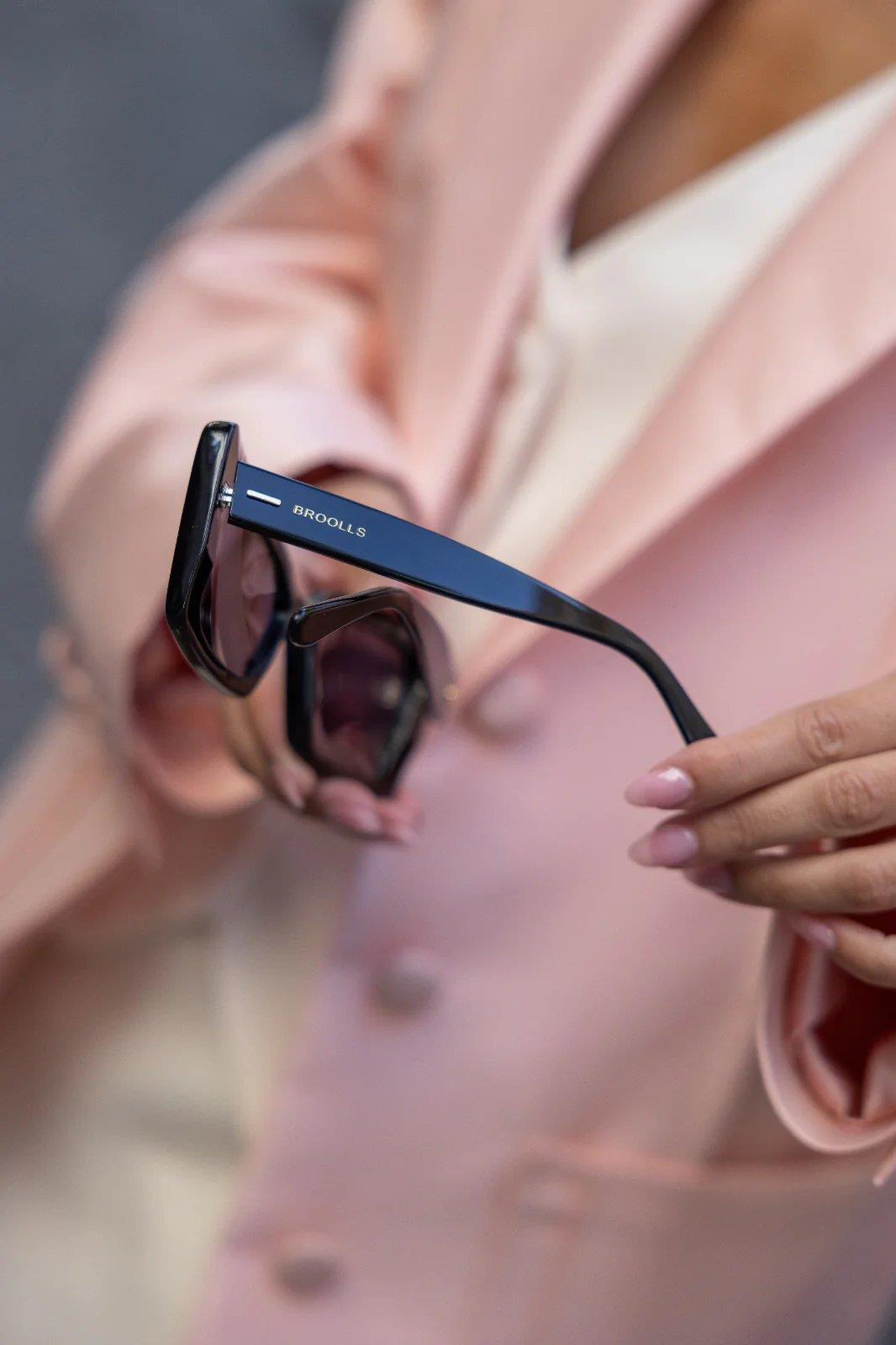 HERITAGE W Black Sunglasses - Broolls