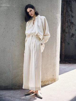 Pleated Wide-Leg Linen Trousers in Natural
