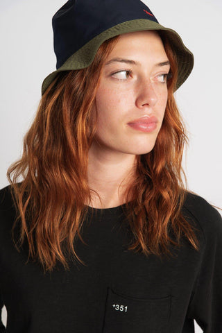 Unisex Essential Long Sleeve - +351