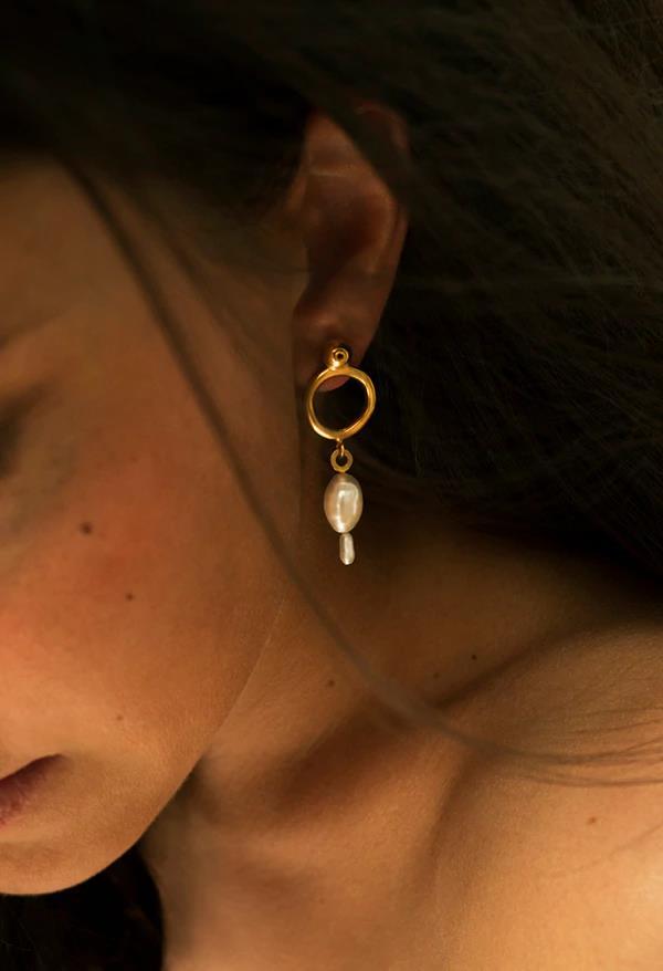 Azurra Long Gold Plated Earring with Pearls - Inês Telles