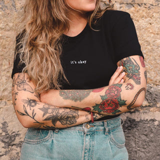 Essential Black T-Shirt - It´s Okay