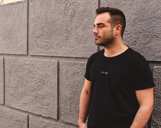 Essential Black T-Shirt - It´s Okay